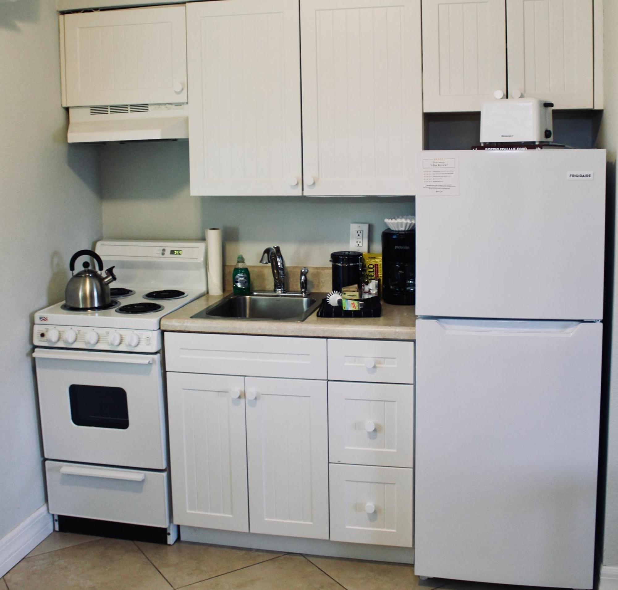 Fernando Flats Appartement Palm Beach Shores Buitenkant foto